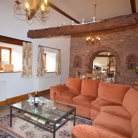 2 Bed In Bridgwater Rexba Villa Spaxton Exterior foto